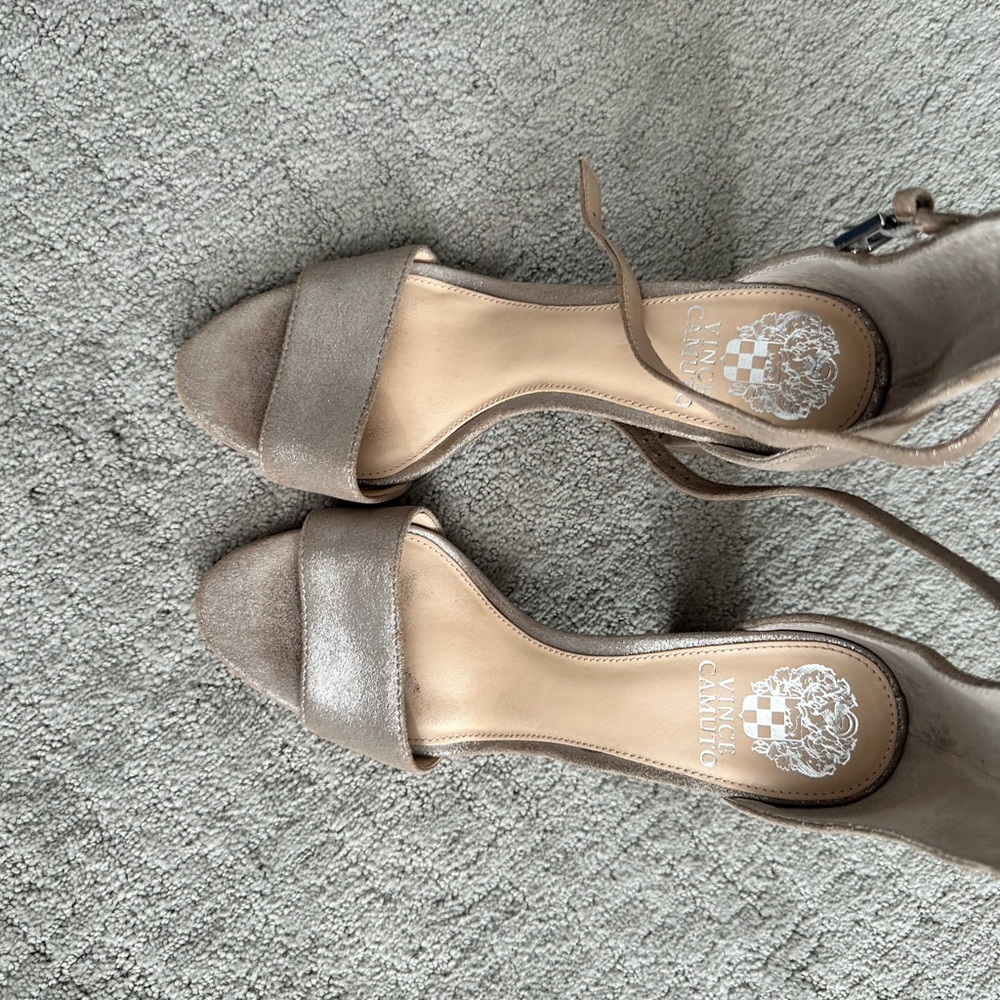 Vince Camuto Heels size 8